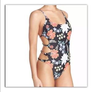 Birds of paradise am one piece swimsuit new 9061